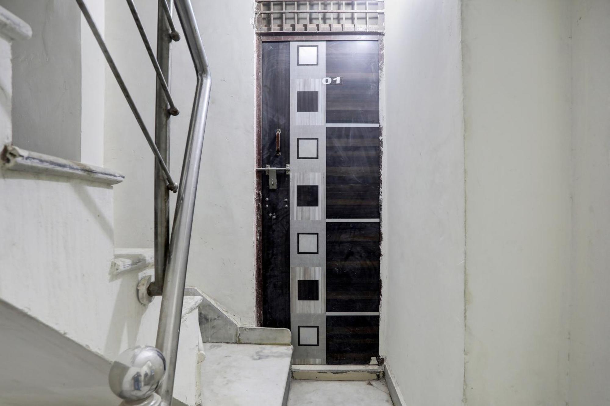 Hotel O Thirty Inns Noida Exterior foto